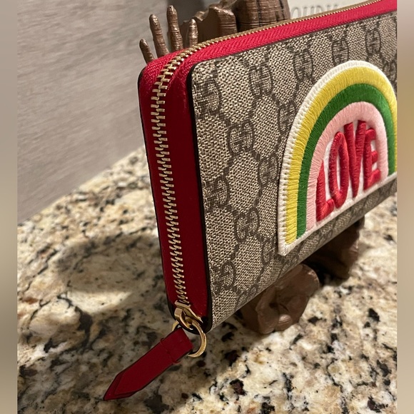 Gucci Supreme Monogram Rainbow Love Zip Around Wallet - Picture 12 of 12